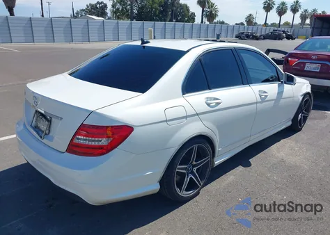 2013 Mercedes-Benz C 250 Sport from USA, damaged, VIN WDDGF4HB4DR278711